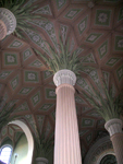 Säulen mit Palmenkapitellen